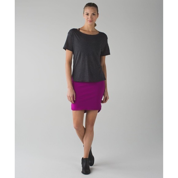 lululemon athletica Dresses & Skirts - Lululemon Women's Regal Plum City Skirt Luon Stretch 6
